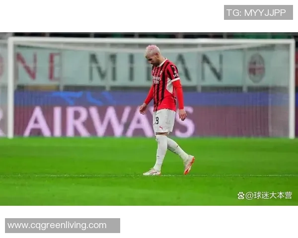 意大利与澳大利亚比赛中红牌事件引发热议球迷反应不一 意大利与澳大利亚比赛中红牌事件引发热议球迷反应不一